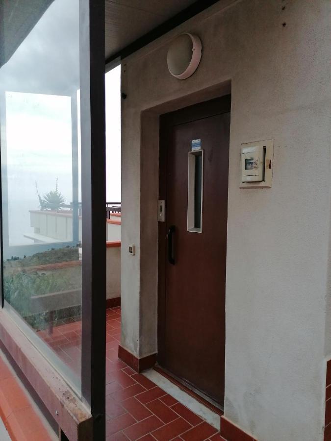 Al Bajah Loft Monovano Con Requisiti Hotel تاورمينا المظهر الخارجي الصورة